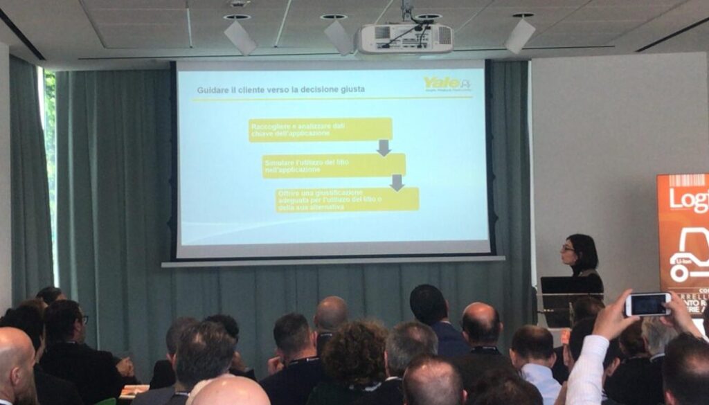 Veronica grazzo al workshop di Tecniche NUove - batterie agli ioni di litio